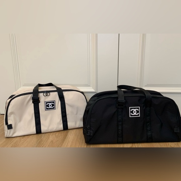 BACK IN STOCK - CHANEL Beauty Duffel Bags - Picture 9 of 10